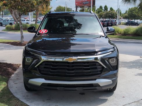 Used 2024 Chevrolet TrailBlazer LT AWD/4WD image 3