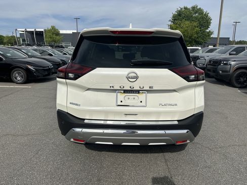 Certified 2023 Nissan Rogue Platinum w/ Platinum Premium Package FWD image 6