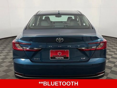 Used 2025 Toyota Camry LE image 7