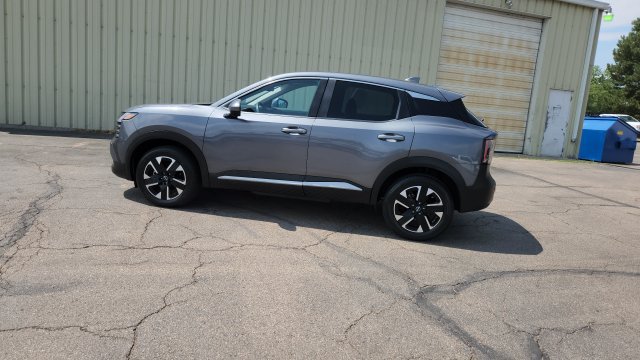 Used 2025 Nissan Kicks SV AWD/4WD image 6