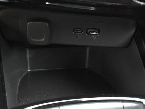 Used 2025 Chevrolet Trax RS w/ Driver Confidence Package FWD image 19