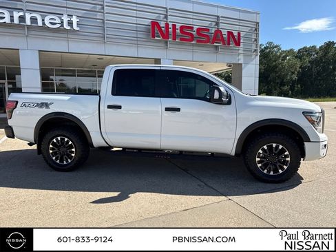 Used 2023 Nissan Titan PRO-4X w/ Pro-4x Convenience Package AWD/4WD image 7