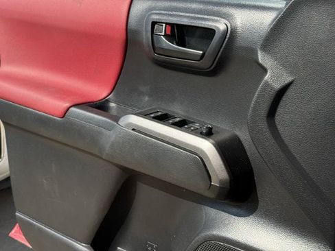 Used 2022 Toyota Tacoma SR5 RWD image 24
