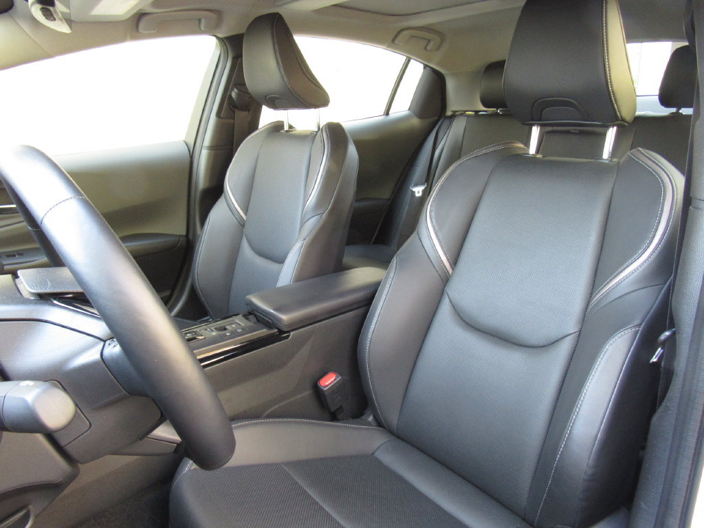 Certified 2025 Toyota Prius XLE FWD image 12