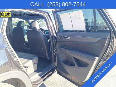 Used 2024 Volkswagen Atlas Cross Sport SEL R-Line AWD/4WD image 25