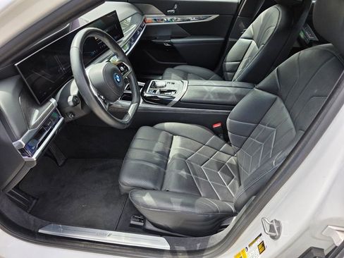 Certified 2023 BMW i7 xDrive60 AWD/4WD image 9