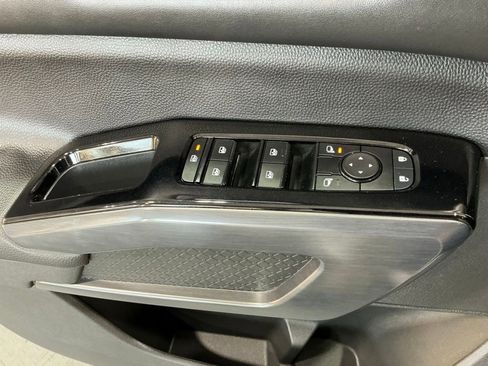 Used 2024 Nissan Pathfinder SL AWD/4WD image 45