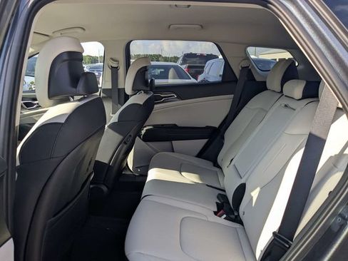 Used 2025 Kia Seltos EX FWD image 14