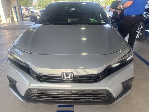 Used 2024 Honda Civic Sport image 2