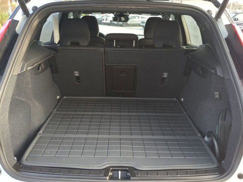 Used 2024 Volvo XC40 Recharge Plus w/ Protection Package Premier image 13