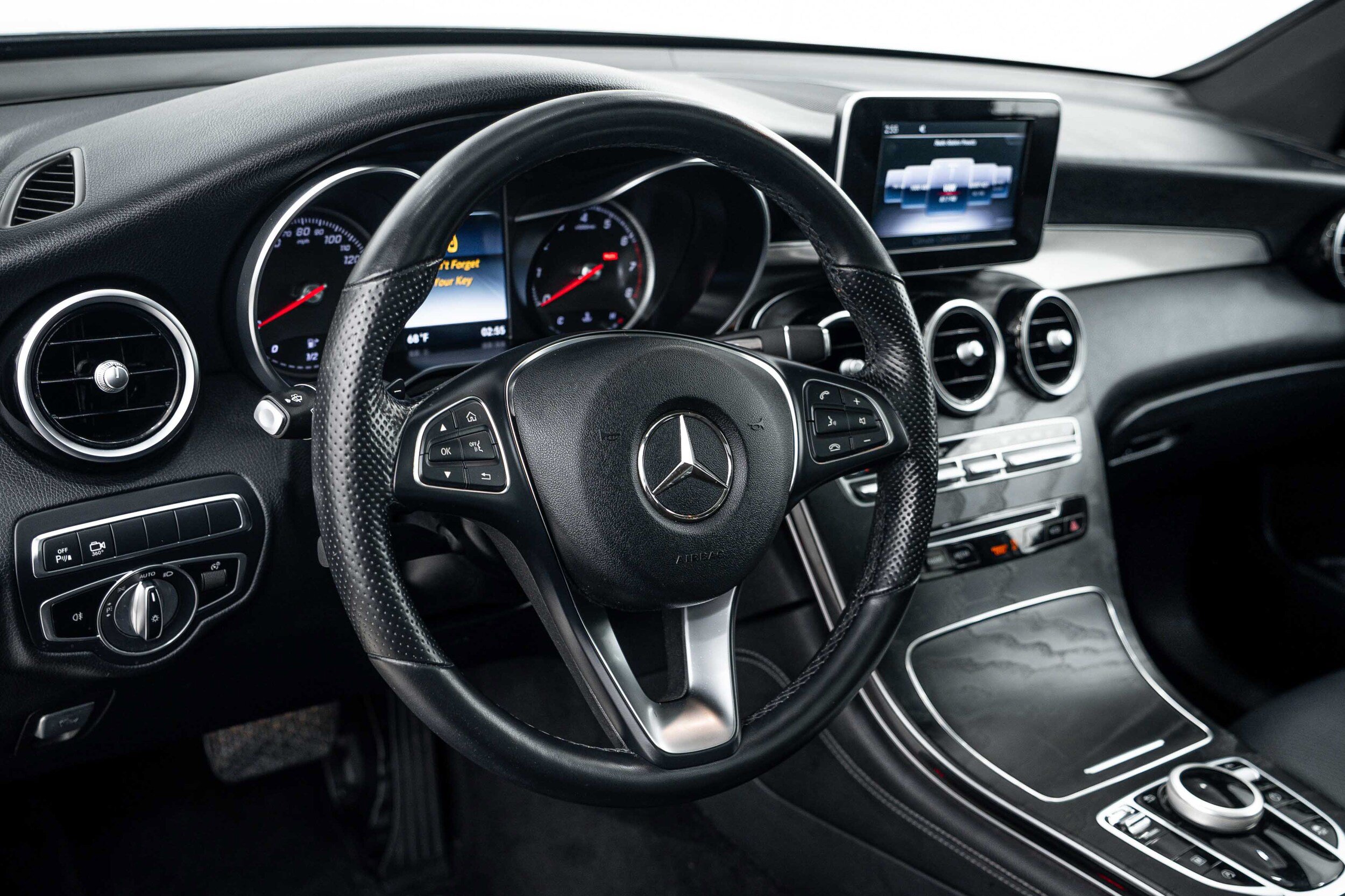 Used 2019 Mercedes-Benz GLC 300 4MATIC image 10