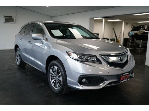 Used 2017 Acura RDX AWD w/ Advance Package image 9
