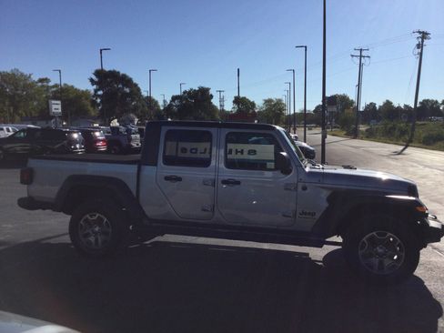 Used 2020 Jeep Gladiator Sport w/ Quick Order Package 24S image 4