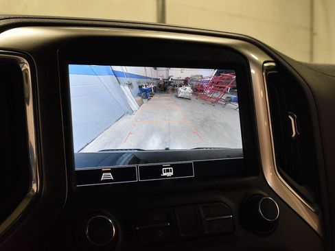 Used 2021 Chevrolet Silverado 1500 LT Trail Boss w/ Convenience Package II AWD/4WD image 16