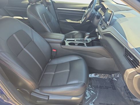 Used 2024 Nissan Altima 2.5 SR FWD image 10