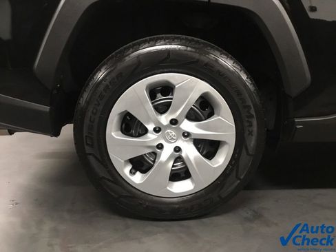 Used 2019 Toyota RAV4 LE image 19