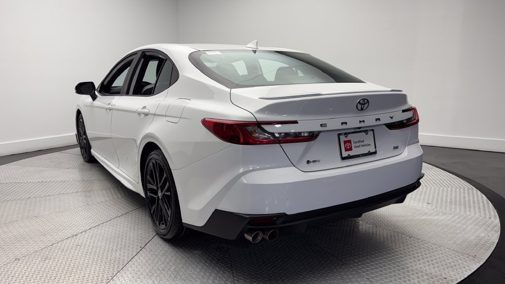 Used 2025 Toyota Camry SE FWD image 32