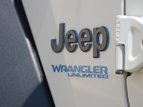 Used 2022 Jeep Wrangler Unlimited Rubicon 4xe w/ Cold Weather Group AWD/4WD image 69