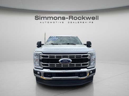 Used 2024 Ford F250 XLT AWD/4WD image 7