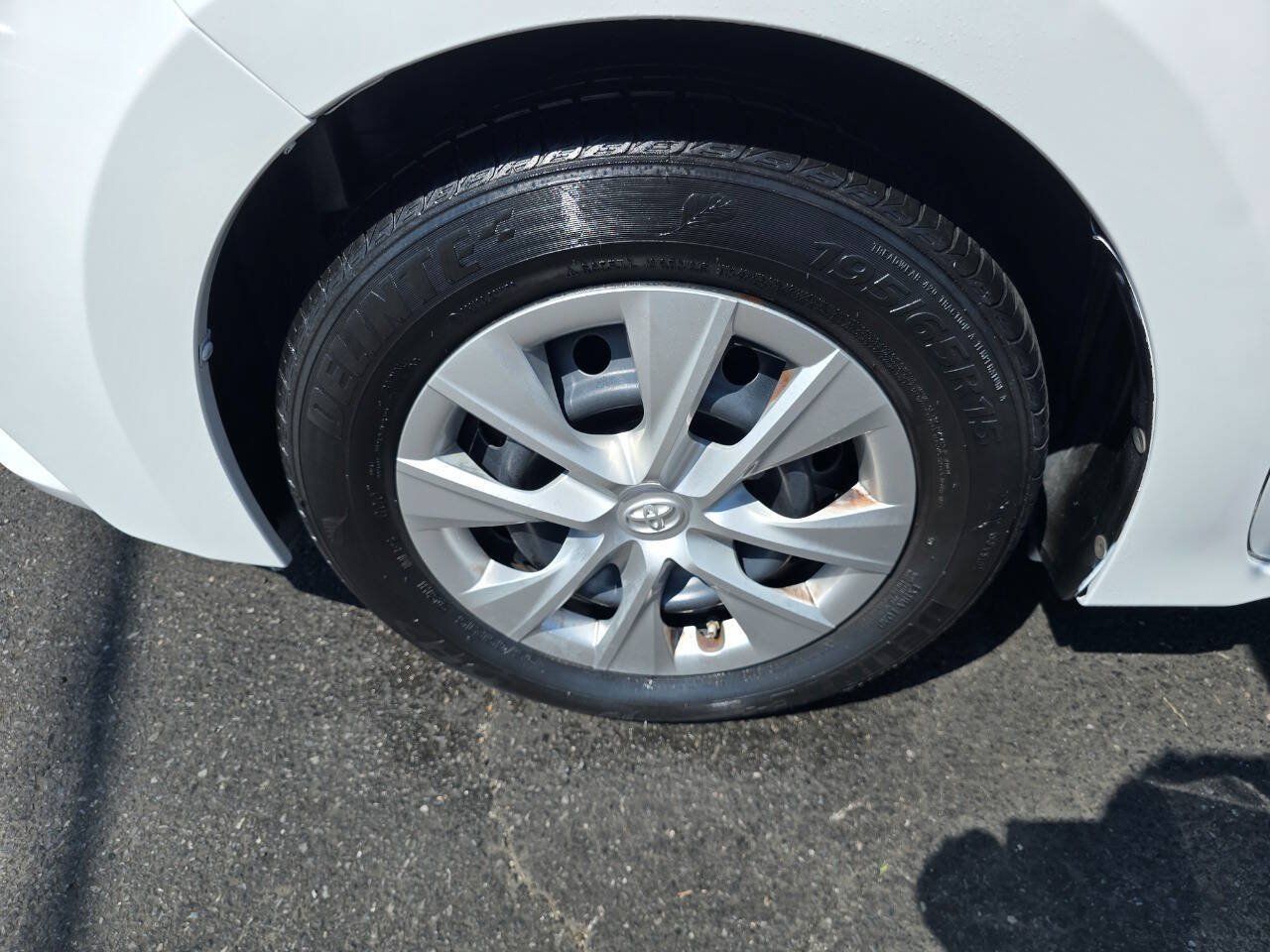 Used 2015 Toyota Corolla LE FWD image 11