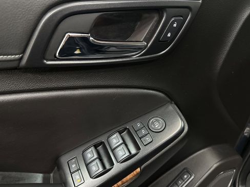 Used 2020 Chevrolet Suburban Premier image 17