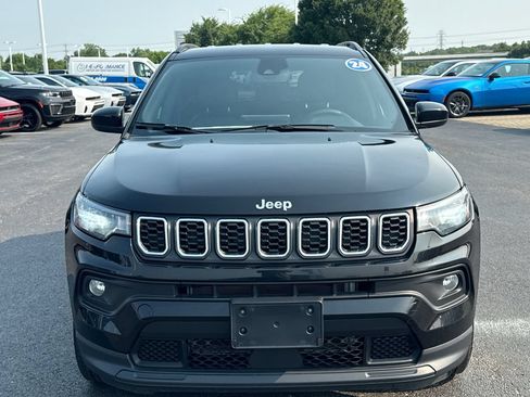 Used 2024 Jeep Compass Latitude AWD/4WD image 8