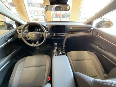 Used 2025 Toyota Camry LE image 9
