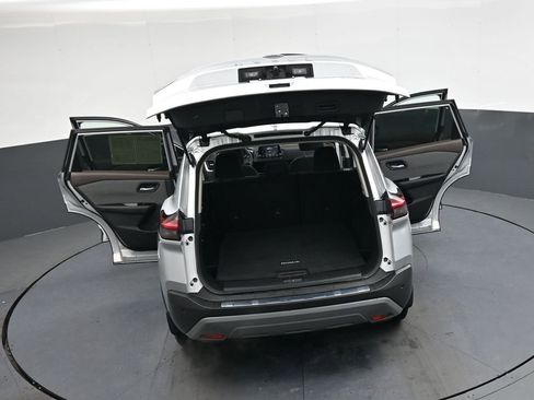 Used 2023 Nissan Rogue SV image 48