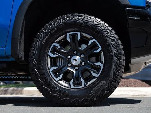 Used 2025 Chevrolet Silverado 1500 ZR2 w/ Technology Package AWD/4WD image 30