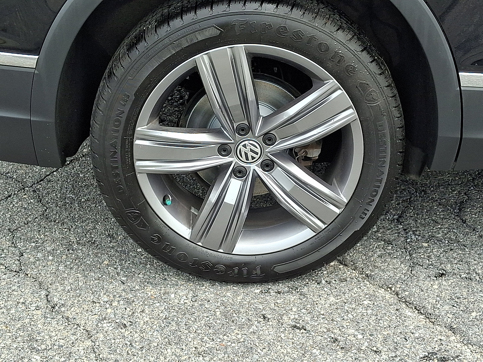 Used 2021 Volkswagen Tiguan SEL AWD/4WD image 9