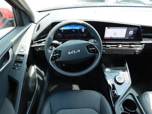 Used 2023 Kia Niro Wind FWD image 14