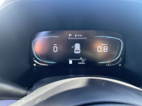 Used 2025 Kia Soul LX w/ LX Technology Package FWD image 20