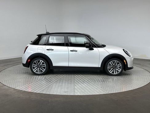 New 2026 MINI Cooper 4-Door Hardtop image 10