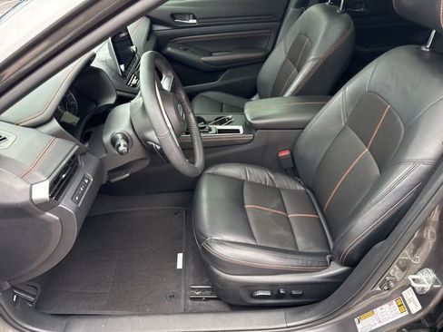 Used 2022 Nissan Altima 2.5 SR w/ Midnight Edition Package image 12