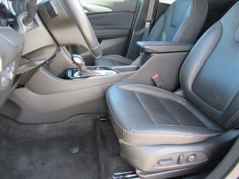Used 2023 Buick Encore GX Essence w/ Experience Buick Package FWD image 15