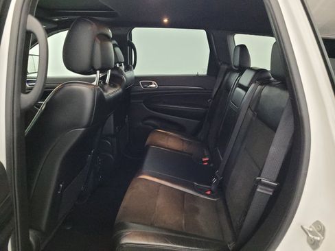 Used 2021 Jeep Grand Cherokee Laredo X AWD/4WD image 18