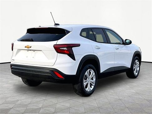 New 2026 Chevrolet Trax LS image 6