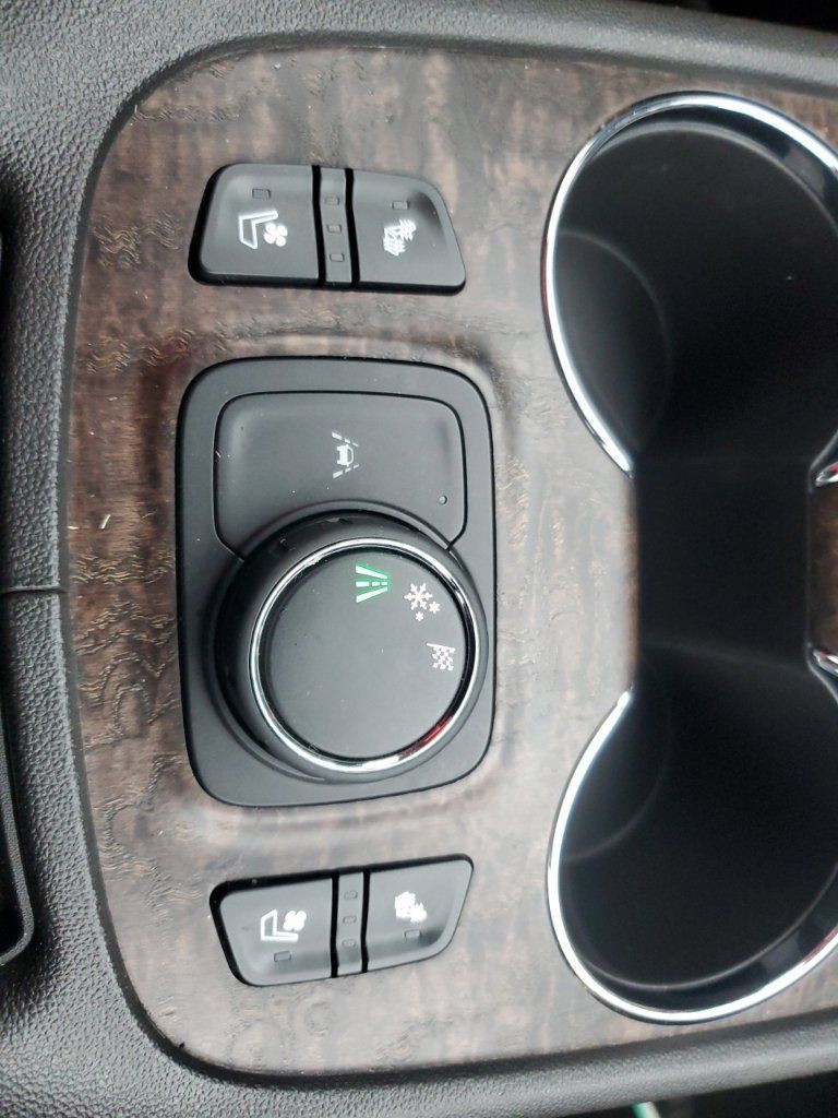 Used 2023 GMC Acadia Denali FWD image 29