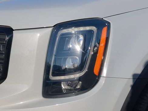 Used 2022 Kia Telluride SX w/ SX Prestige Package image 10