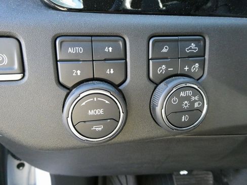 Certified 2023 Chevrolet Silverado 1500 LTZ image 25