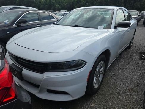 Used 2023 Dodge Charger SXT RWD image 2