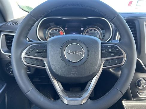 Used 2022 Jeep Cherokee Latitude Lux AWD/4WD image 9