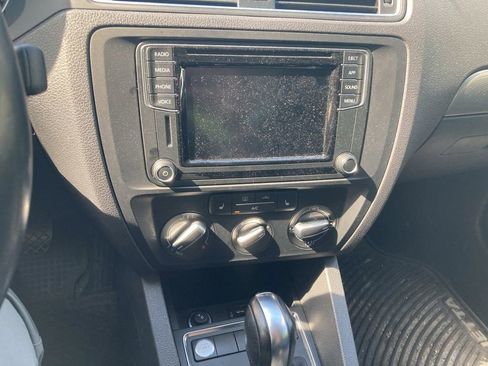 Used 2018 Volkswagen Jetta SE FWD image 14