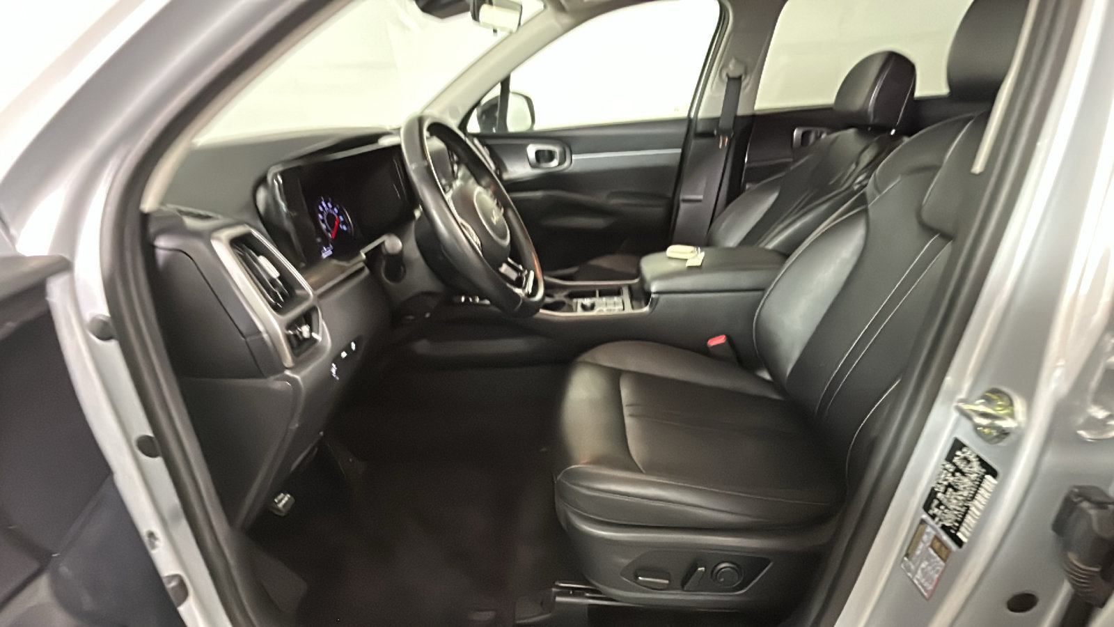 Used 2022 Kia Sorento S FWD image 14