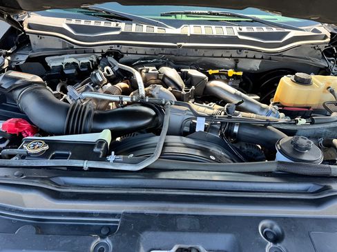 Used 2019 Ford F250 Lariat w/ Lariat Ultimate Package AWD/4WD image 9