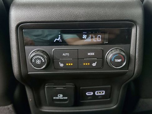 Used 2023 GMC Acadia Denali w/ Denali Ultimate Package FWD image 27
