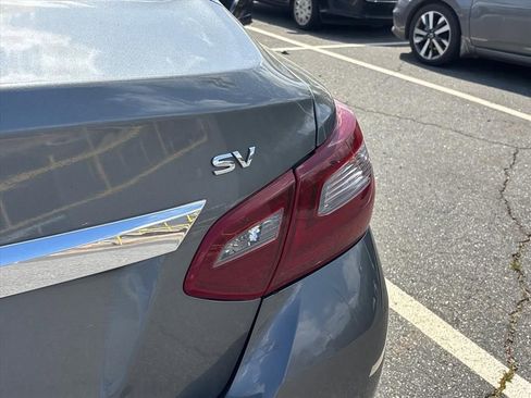 Used 2018 Nissan Altima 2.5 SV image 12