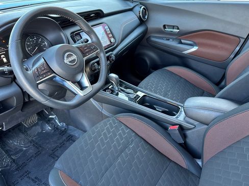 Used 2024 Nissan Kicks SR image 10