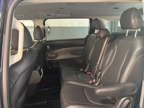 Used 2026 Kia Carnival FWD image 23