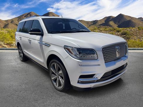 Used 2019 Lincoln Navigator Reserve w/ Cargo Package AWD/4WD image 3